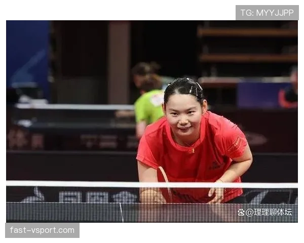 何卓佳训练完啃馒头那一下，真没人管管这姑娘的伙食吗？