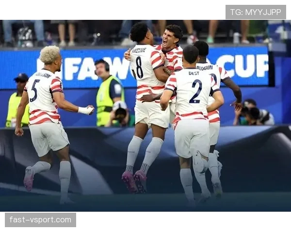 美国4-1巴拉圭开门红，巴洛贡和普利西奇点燃主场世界杯